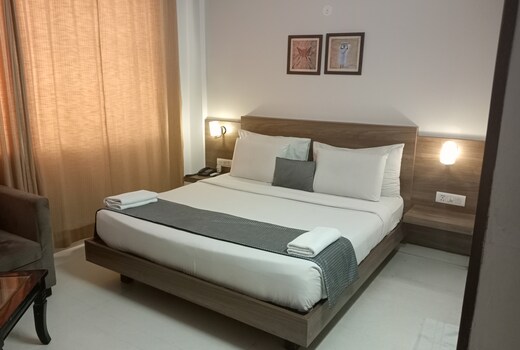 Aman Deluxe Hotel