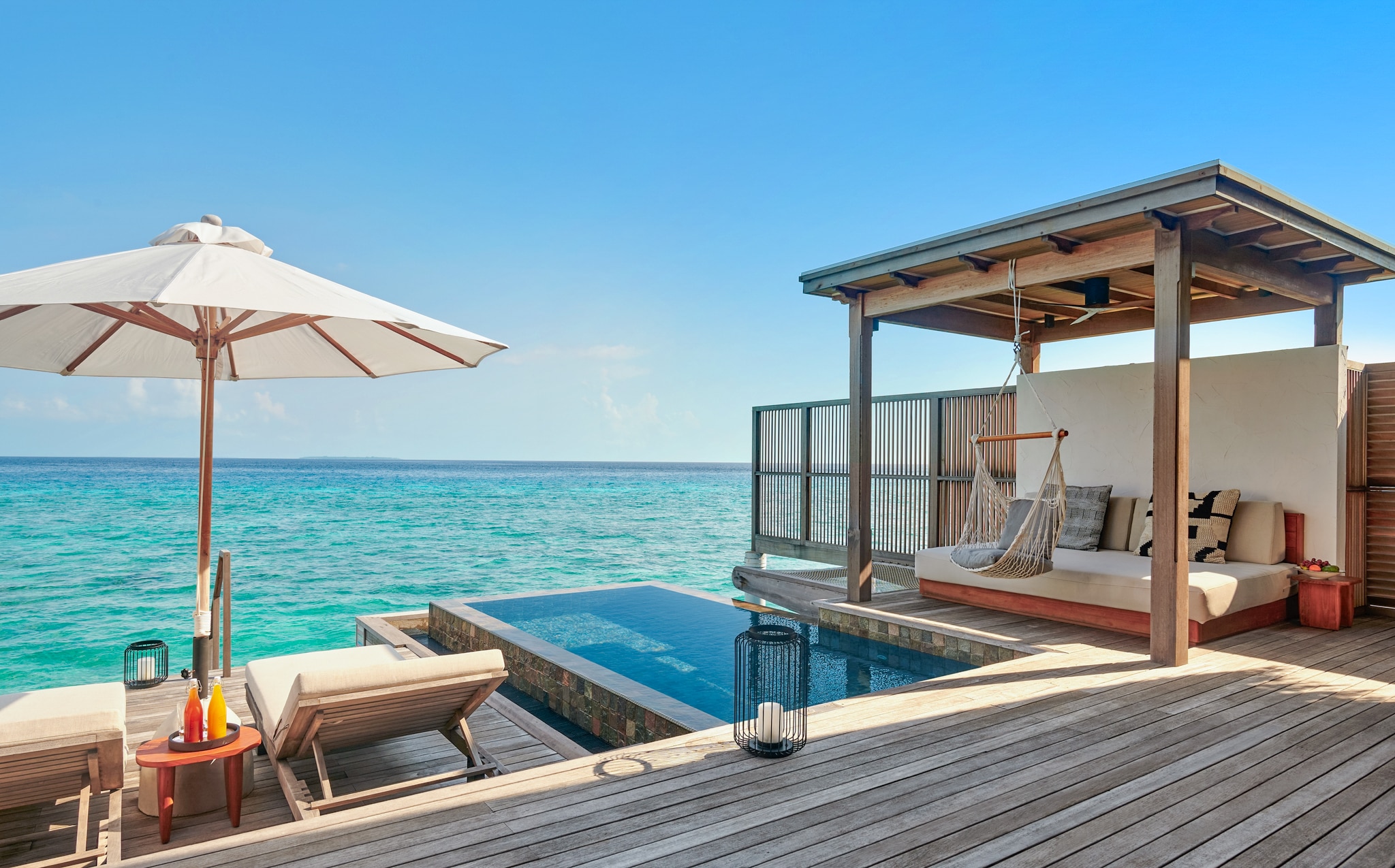 Sirru Fen Fushi Private Lagoon Resort - Tap to explore photos