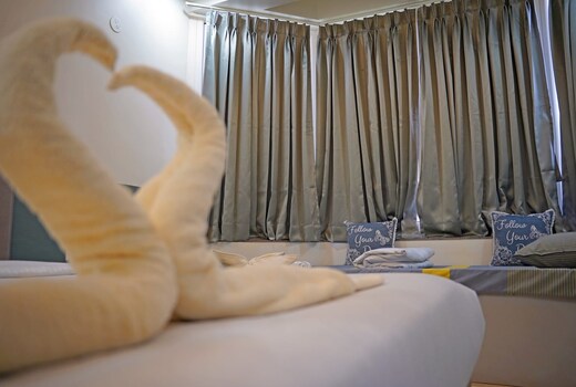 Luxurious 7BHK Villa with Private Pool near Beach