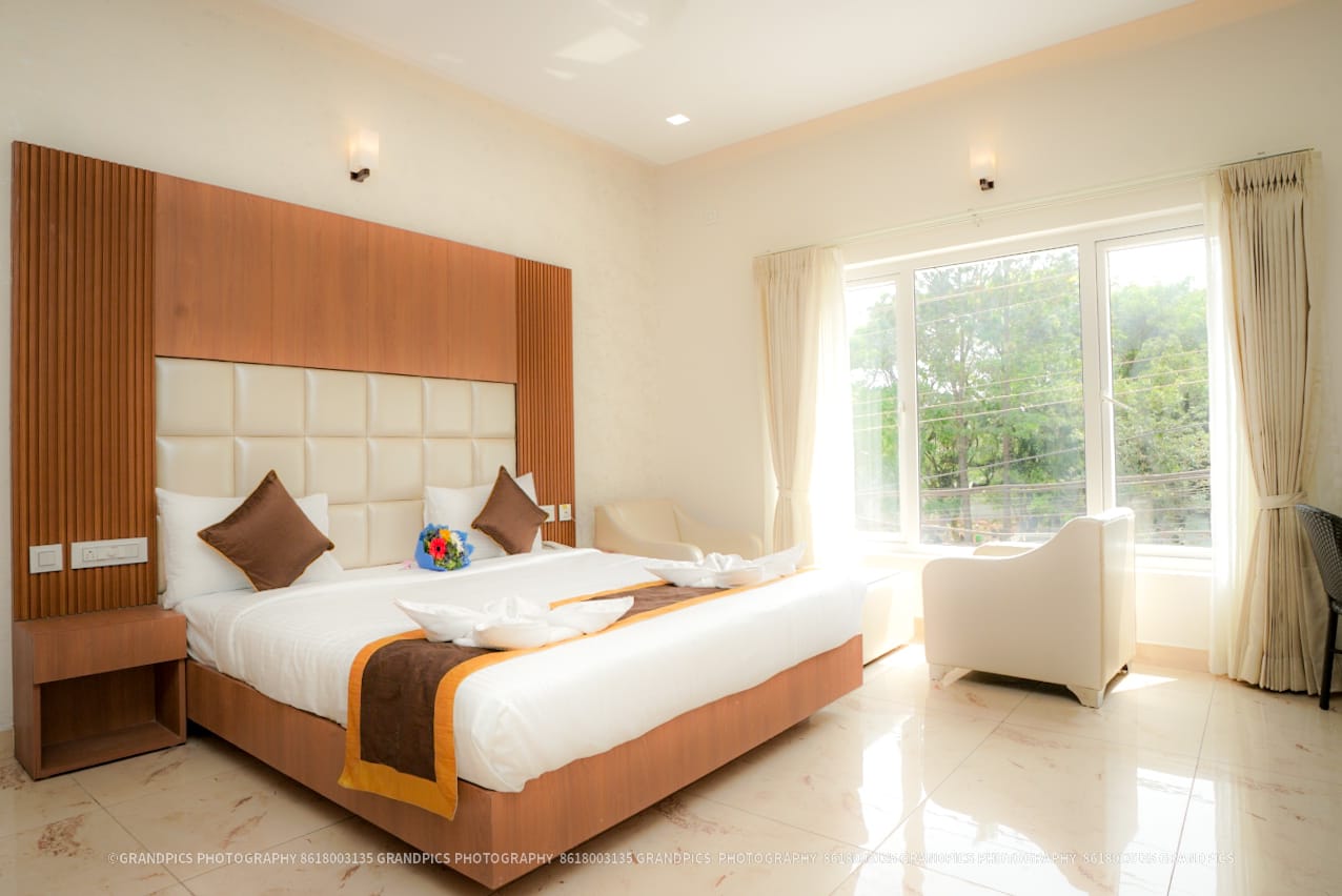 Sukhi A Luxury Stay Inn - Tap to explore photos