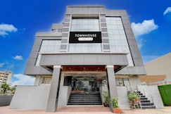 Super Townhouse Chakan MIDC Pune Formerly Renuka Executive, Pune