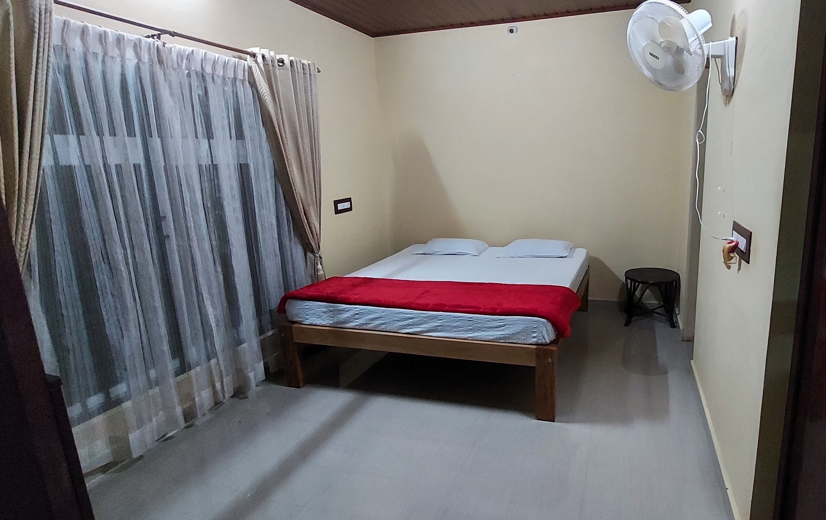 honeybee homestay - Tap to explore photos