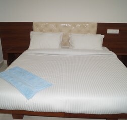 Deluxe Double Non AC with Fan