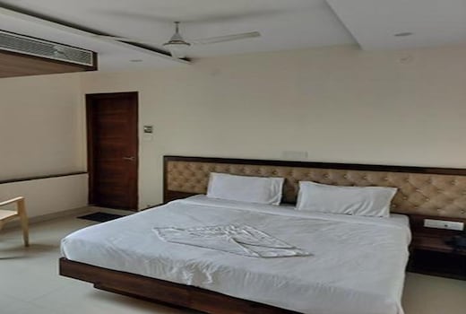 FabHotel Swagath Inn