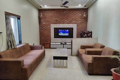 Hotel Mid Town Inn By Yanu Hotel & Resort  Walking Distance From Nakki Lake, Mount Abu