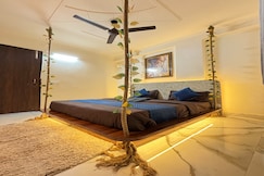 Thehrav Apartments at Mahavir Enclave, Delhi