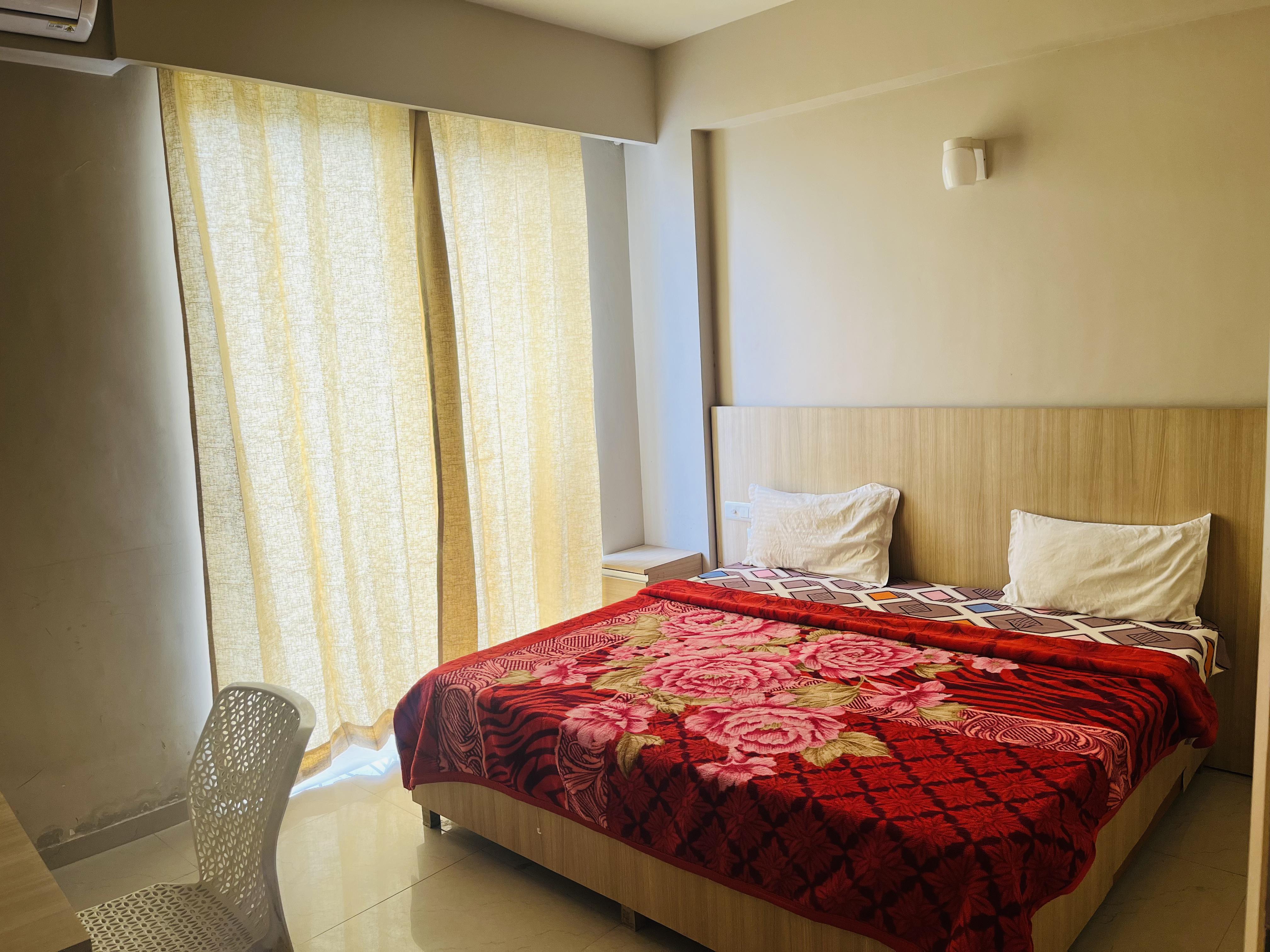 Happy Home Stay - Tap to explore photos