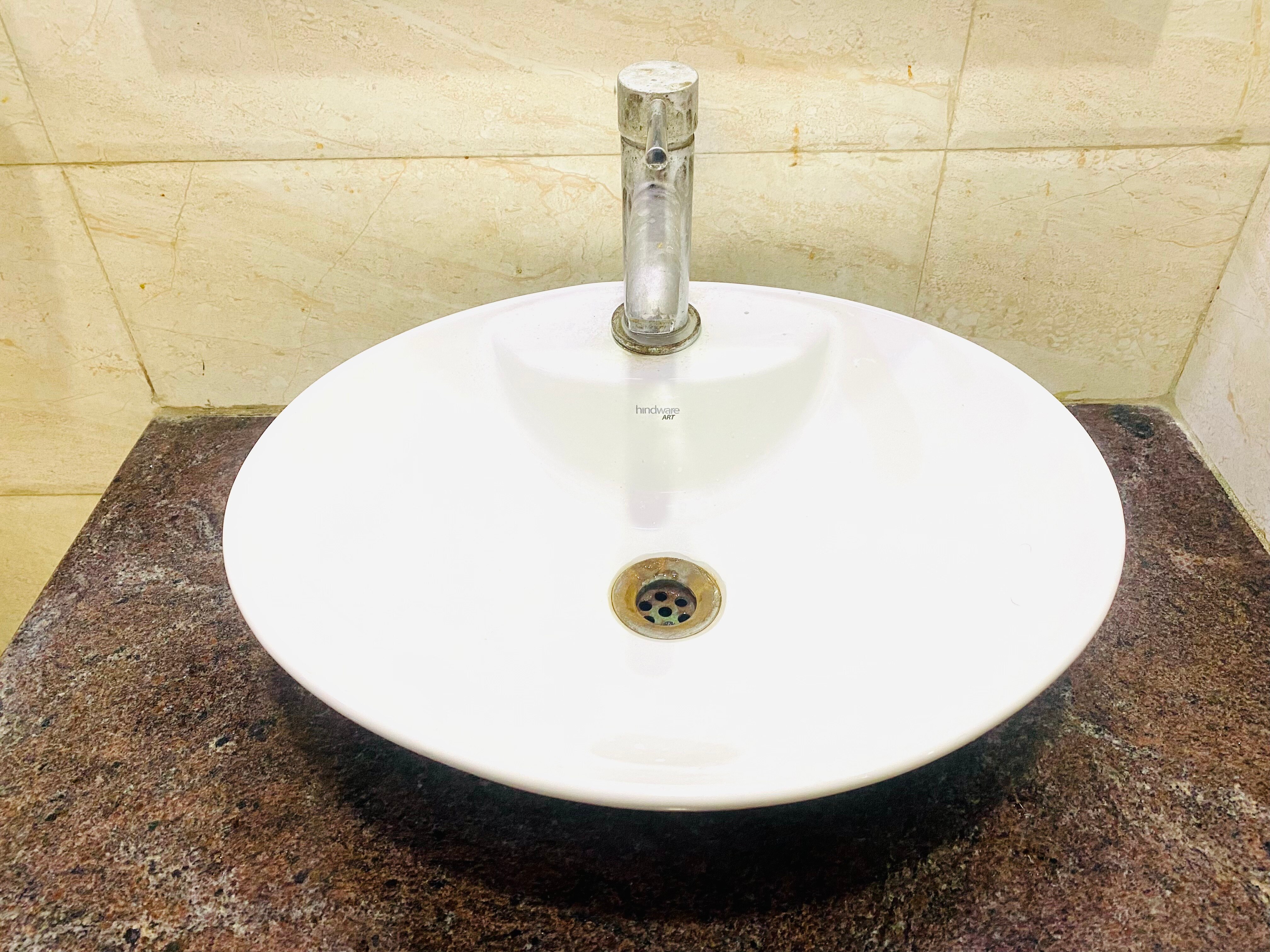 Qotel Jasola Vihar - Tap to explore photos