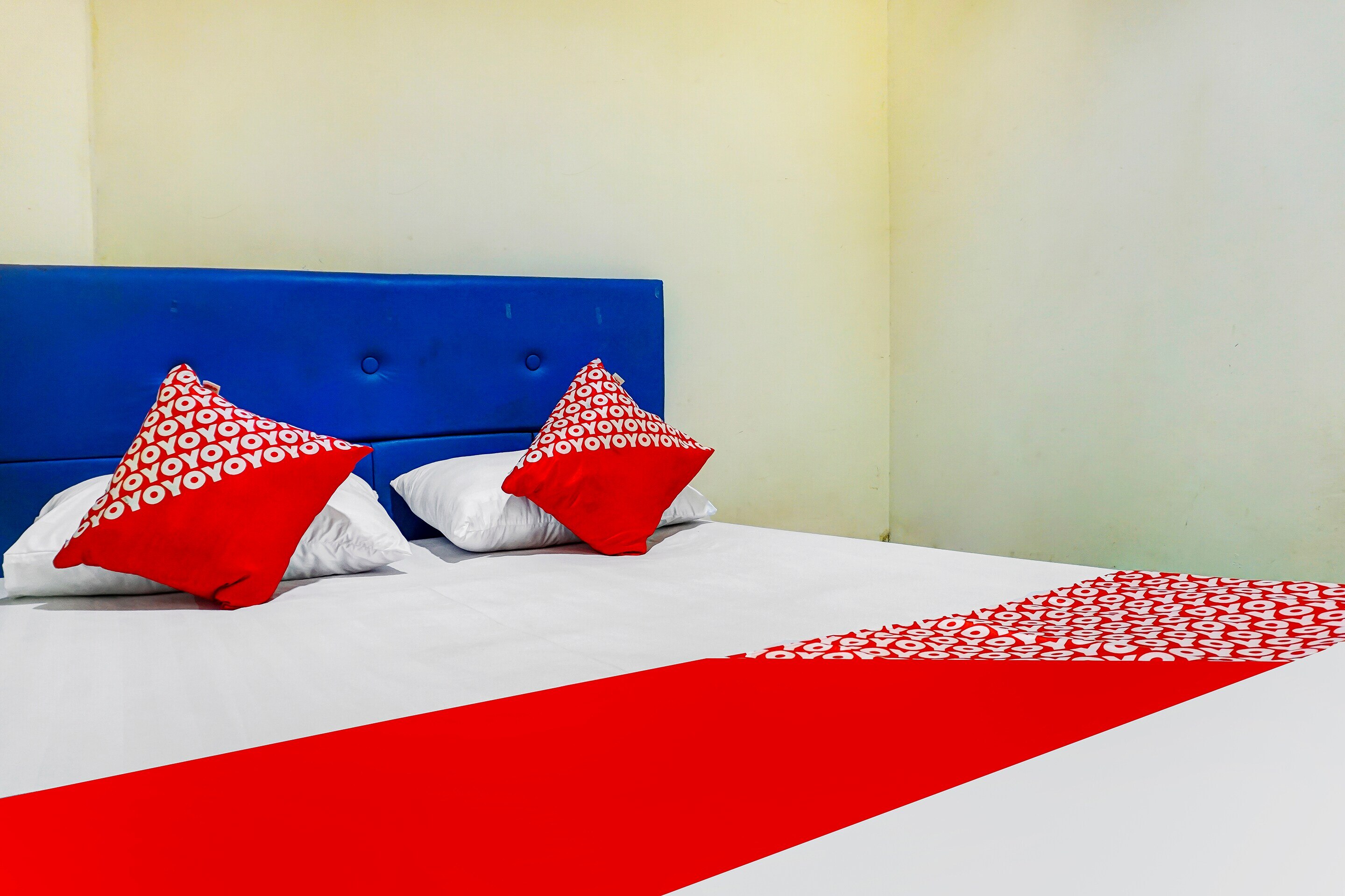 OYO 91182 Kos'ta Homestay Makassar - Tap to explore photos