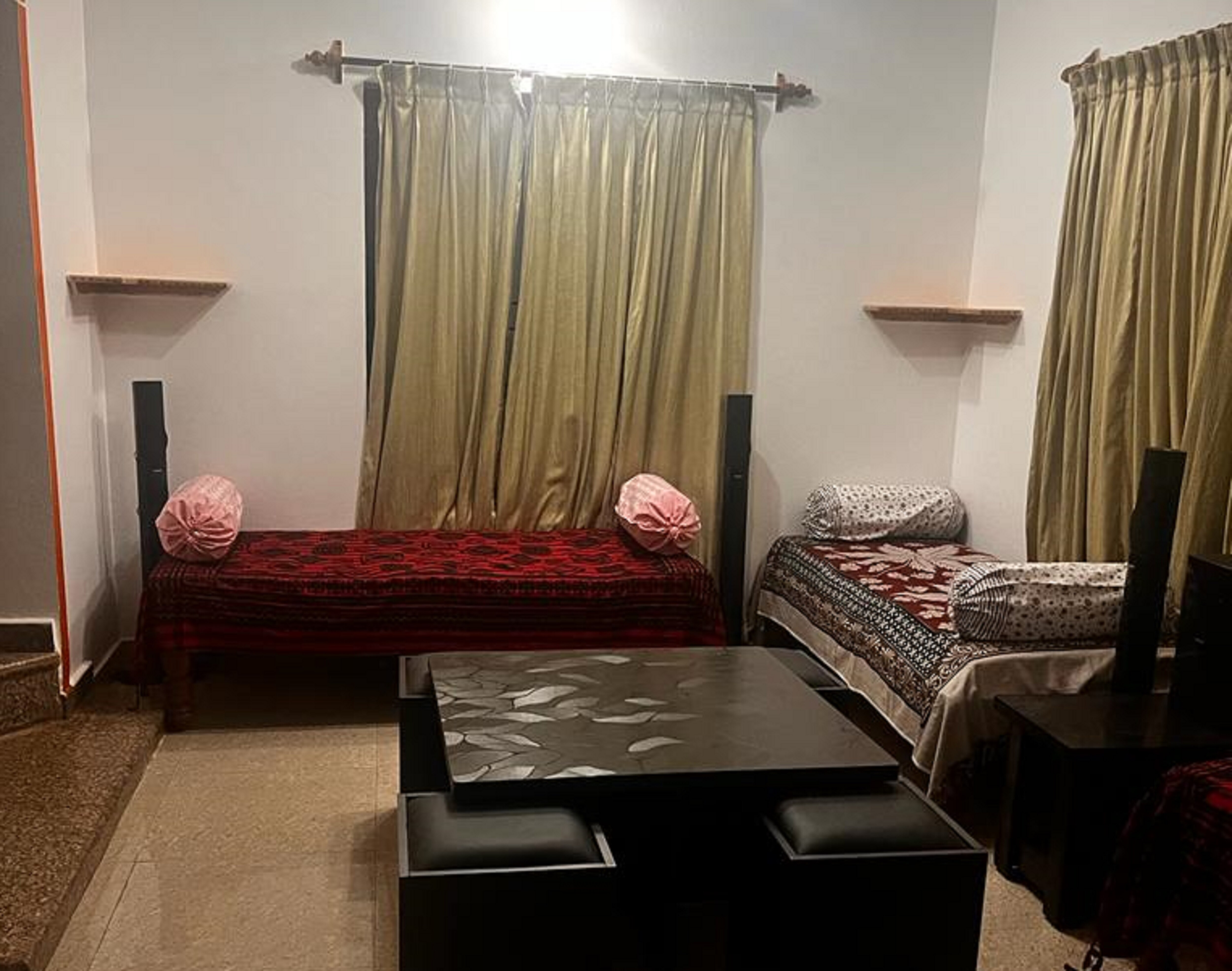 Me Homestay 4 BHK Villa - Tap to explore photos