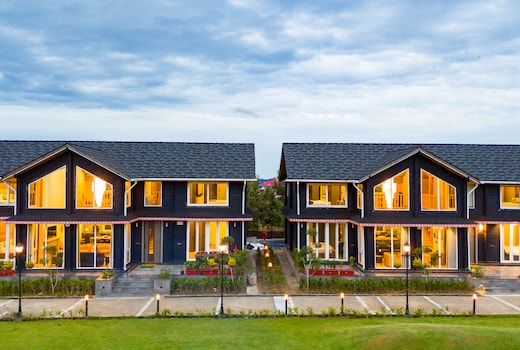 Elivaas Esh Cottage Moss Hilltop 2 BHK with Open-air Jacuzzi & Cosy Lounge