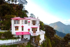 V are Family Trishul | 4BHK Villa with Mountain View & BBQ near Mall Road, Mussoorie