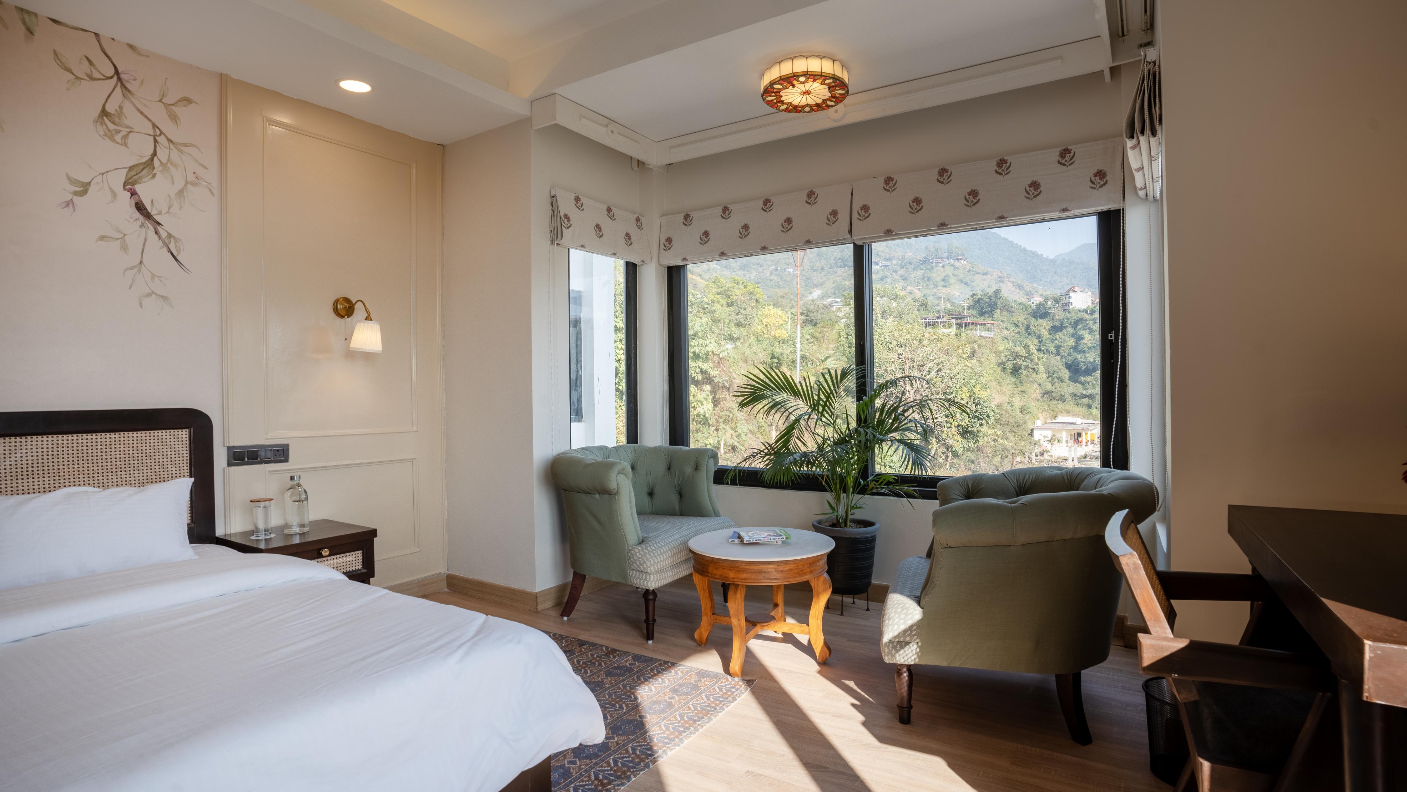 Chakk 109 - Mussoorie Foothills 𝗕𝗢𝗢𝗞 Dehradun Homestay