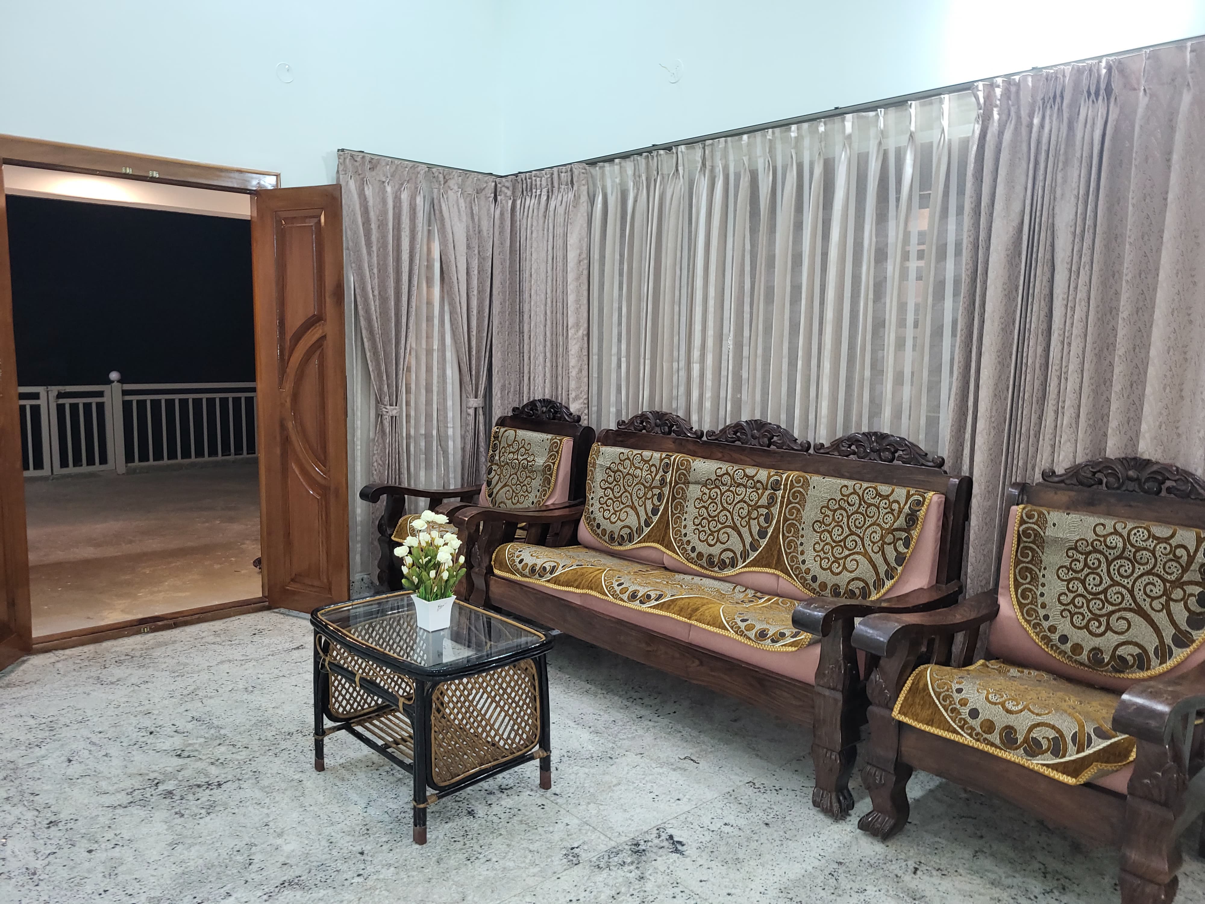 SLV Homestay - Tap to explore photos