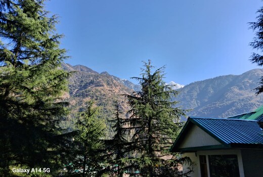 Himalayan Homestay Near Bhagshu Waterfalls