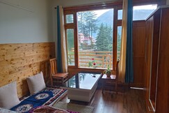 HariKishanNiwas Naggar, Manali