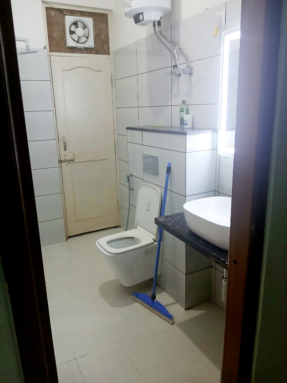2/39 Viraj khand gomti nagar, nearSahara hospital - Tap to explore photos