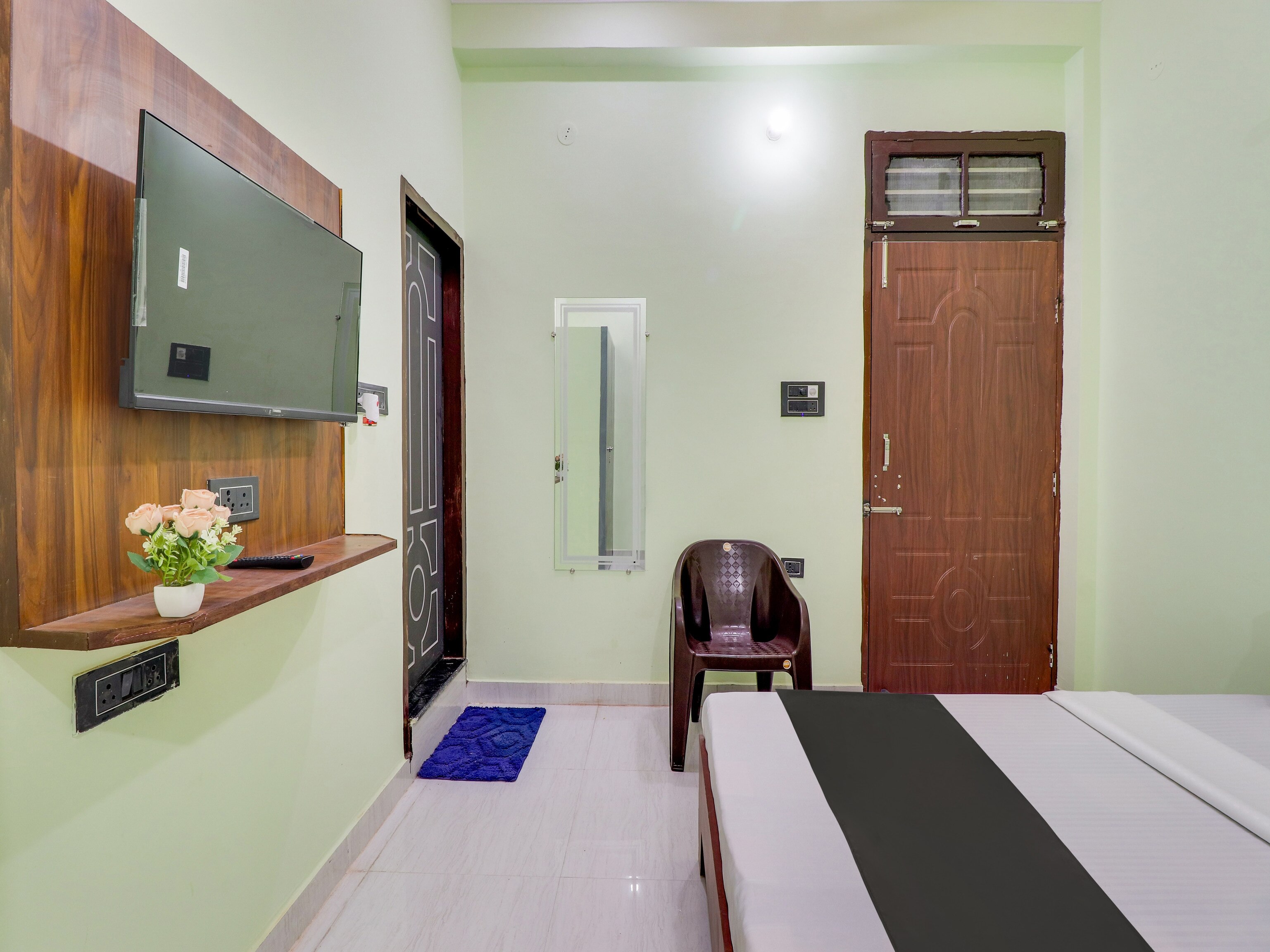 OYO 823416 Shri Radhe guest house & restaurant - Tap to explore photos