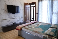 High Time Villa Luxe | 3 km from Airport, Kharar