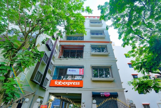 FabHotel Yatika Residency