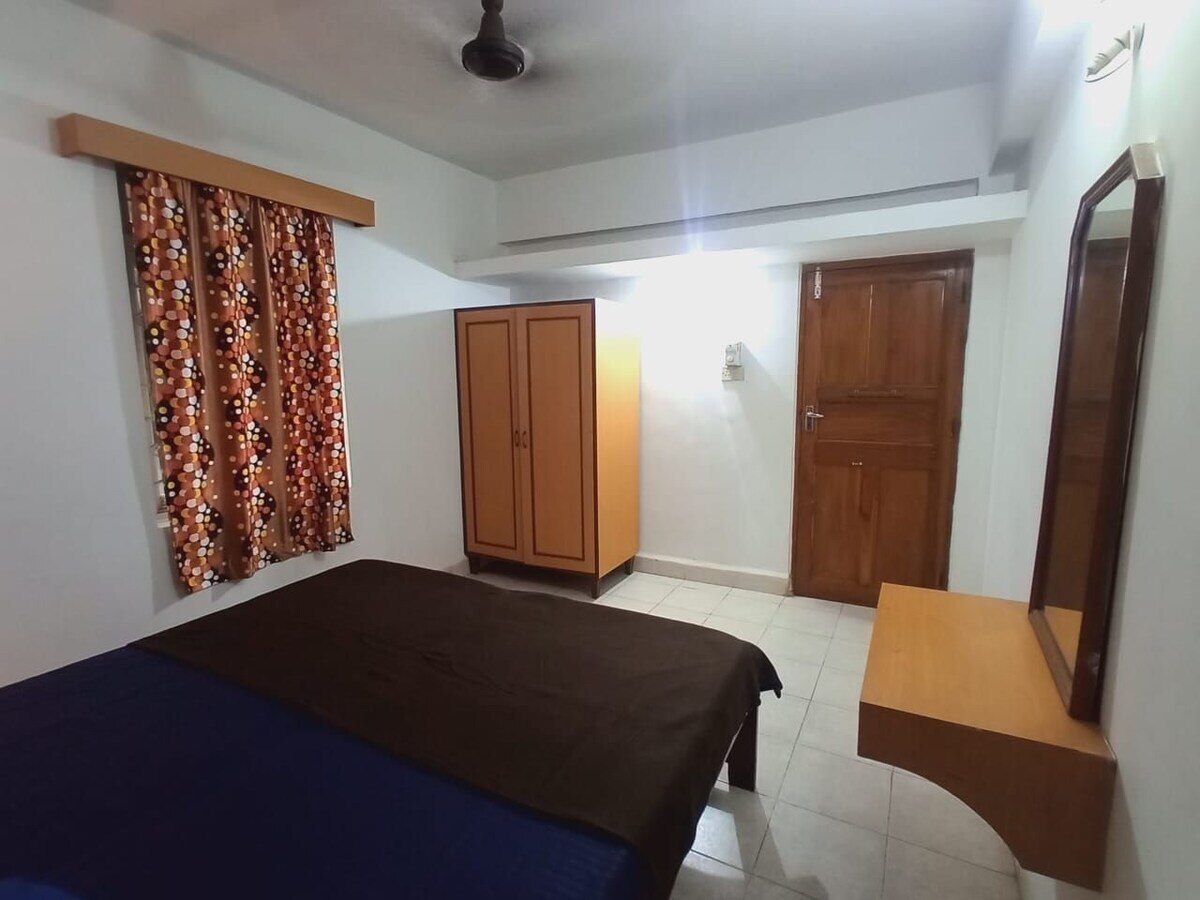 Emida Apartment 2 Bedroom Near Calangute Beach With AC Backup E3 - Tap to explore photos
