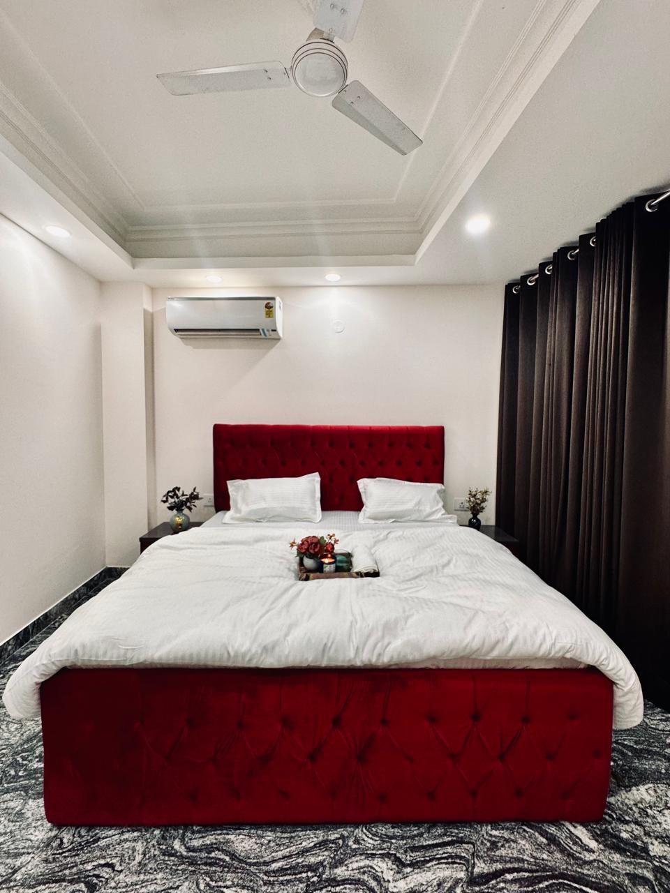 Modern Loft By S.O.Q.U | 3BHK | Opp Dhan Mill - Tap to explore photos