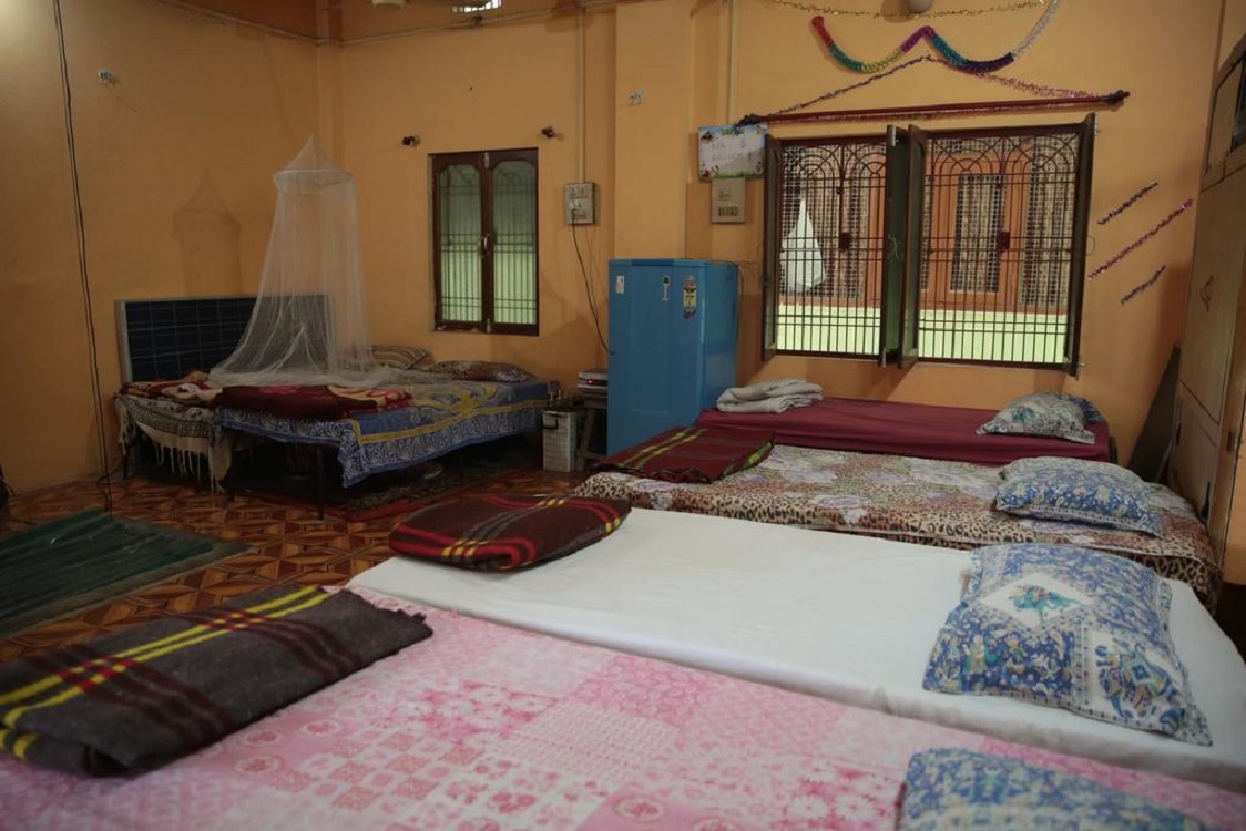 Somit Paying Guest House - Tap to explore photos