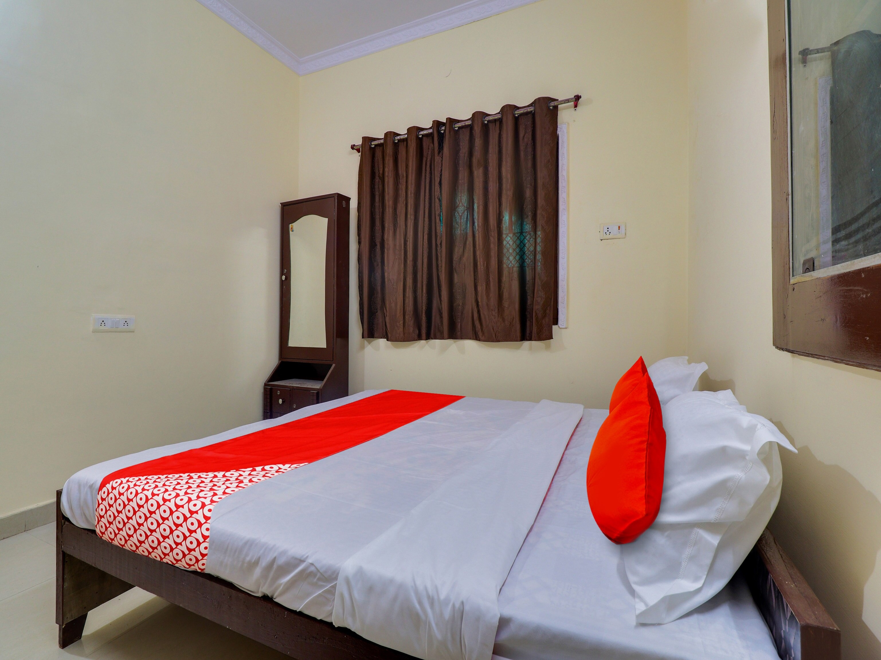Hotel O GURUKRIPA INN - Tap to explore photos