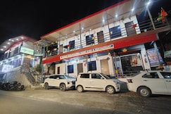 Kedar Chaukhmbha Homestay & Restaurant, Kedarnath
