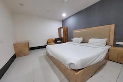 FabHotel Moody Inn Kalkaji, Delhi