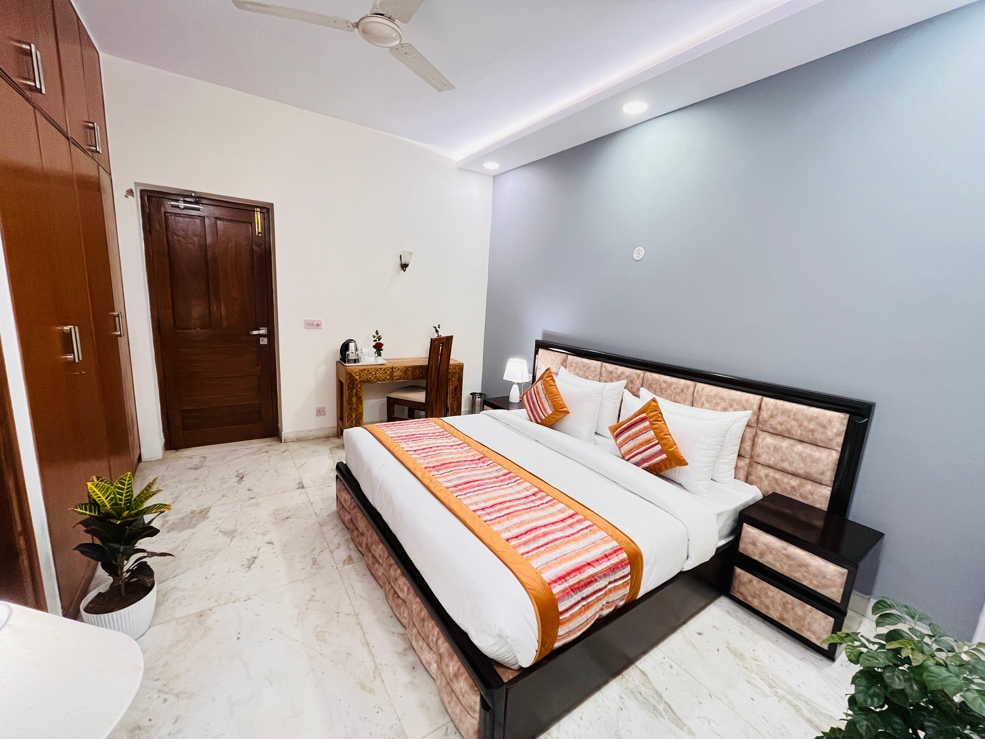 Grove Residency Hauz Khas - Tap to explore photos