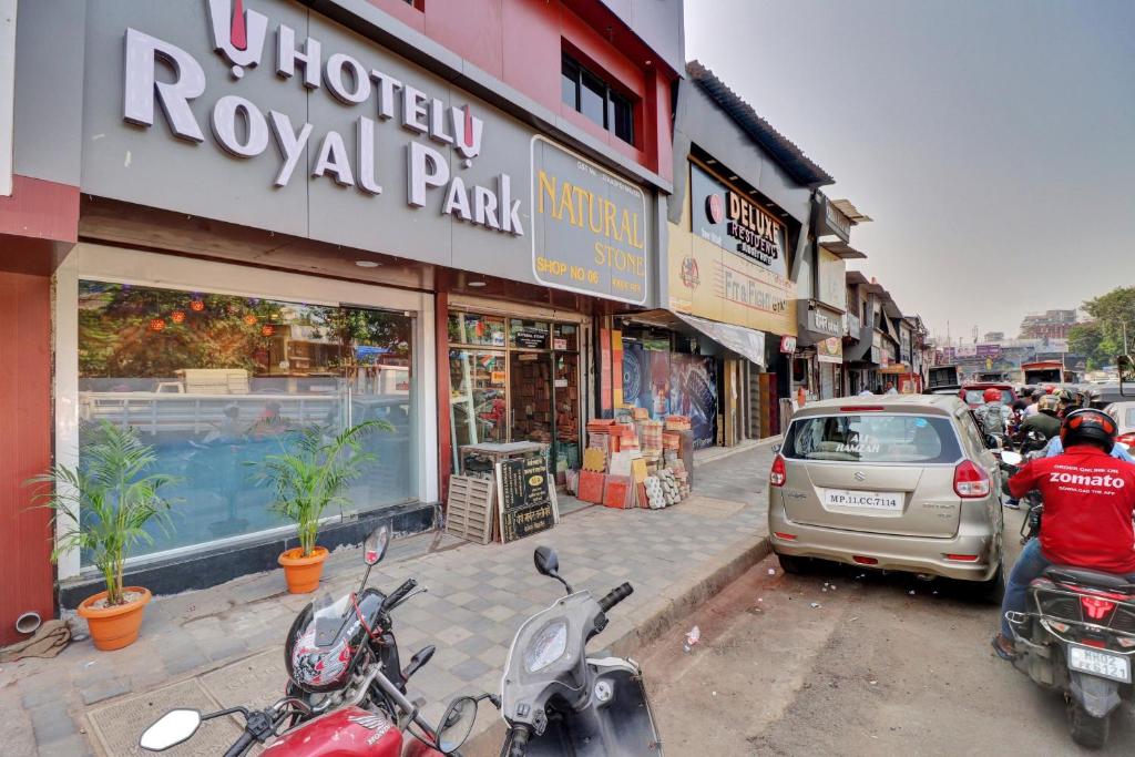 Royal Park Hotel Santacruz East Near International Airport - Tap to explore photos