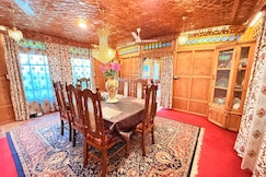  Royal Dandoo Palace - Houseboat, Srinagar