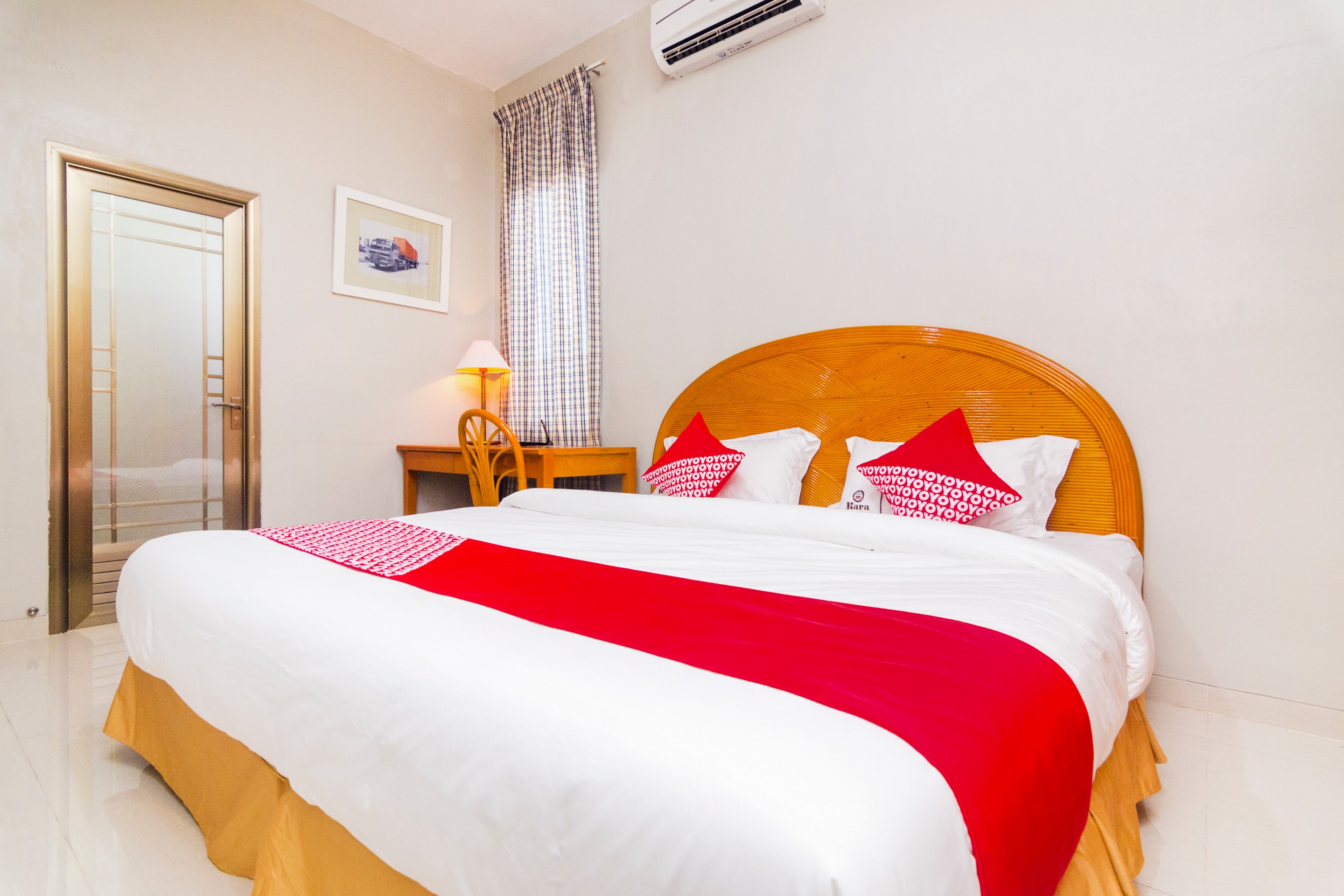 Super OYO Capital O 1867 Kara Guest House - Tap to explore photos