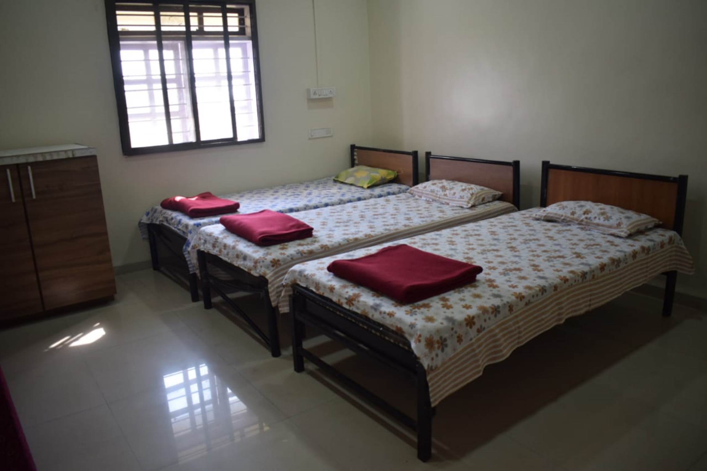 Swami Home Stay - Tap to explore photos