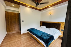 River View Stay, Kosya Kutauli