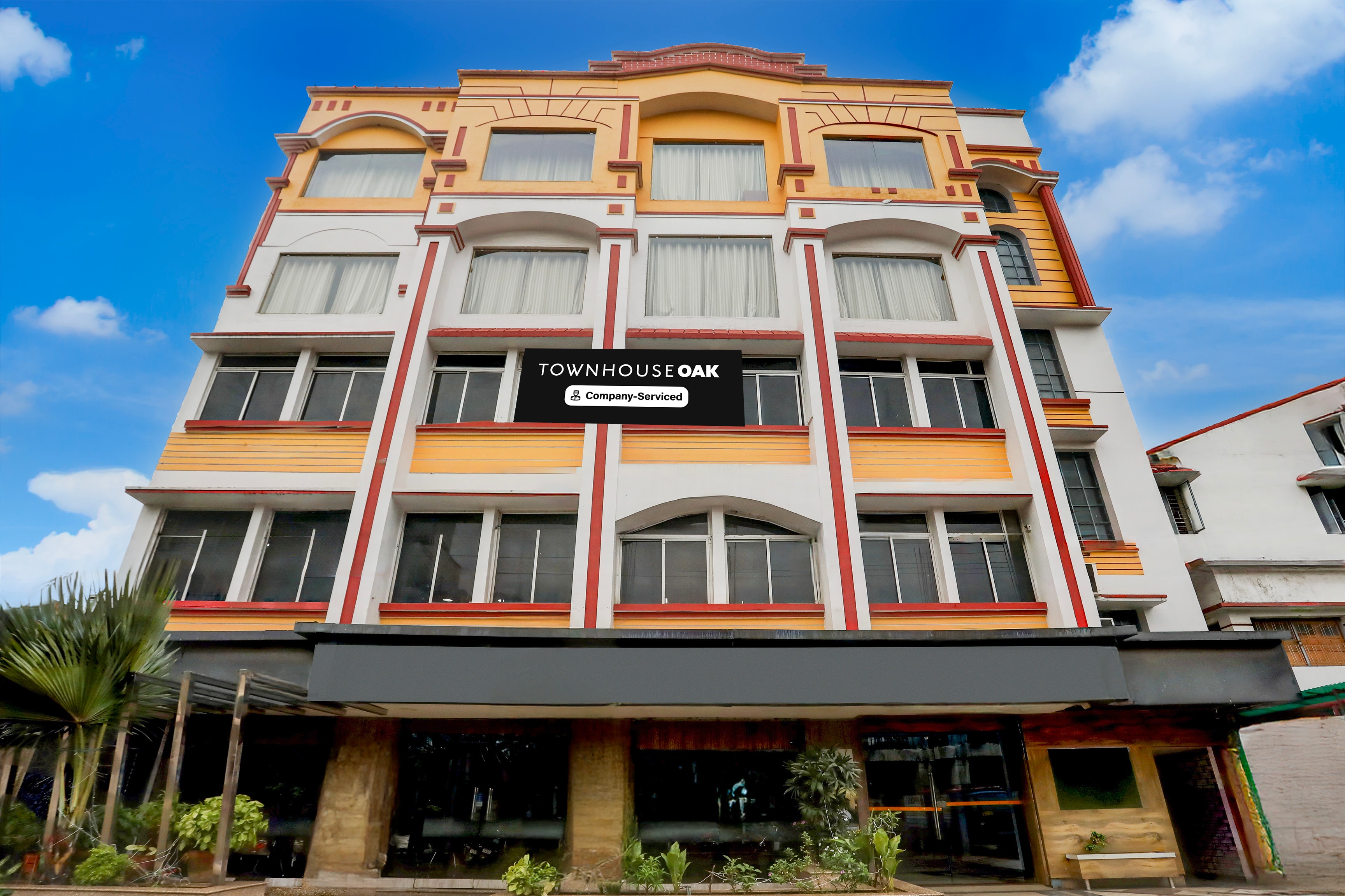 Super Townhouse Oak Dhanbad Near SSLNT College formerly Kapson - Tap to explore photos