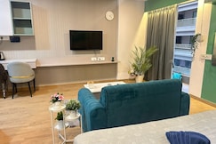 The Casa Vacanza luxe Airport pvt Balcony, Pune