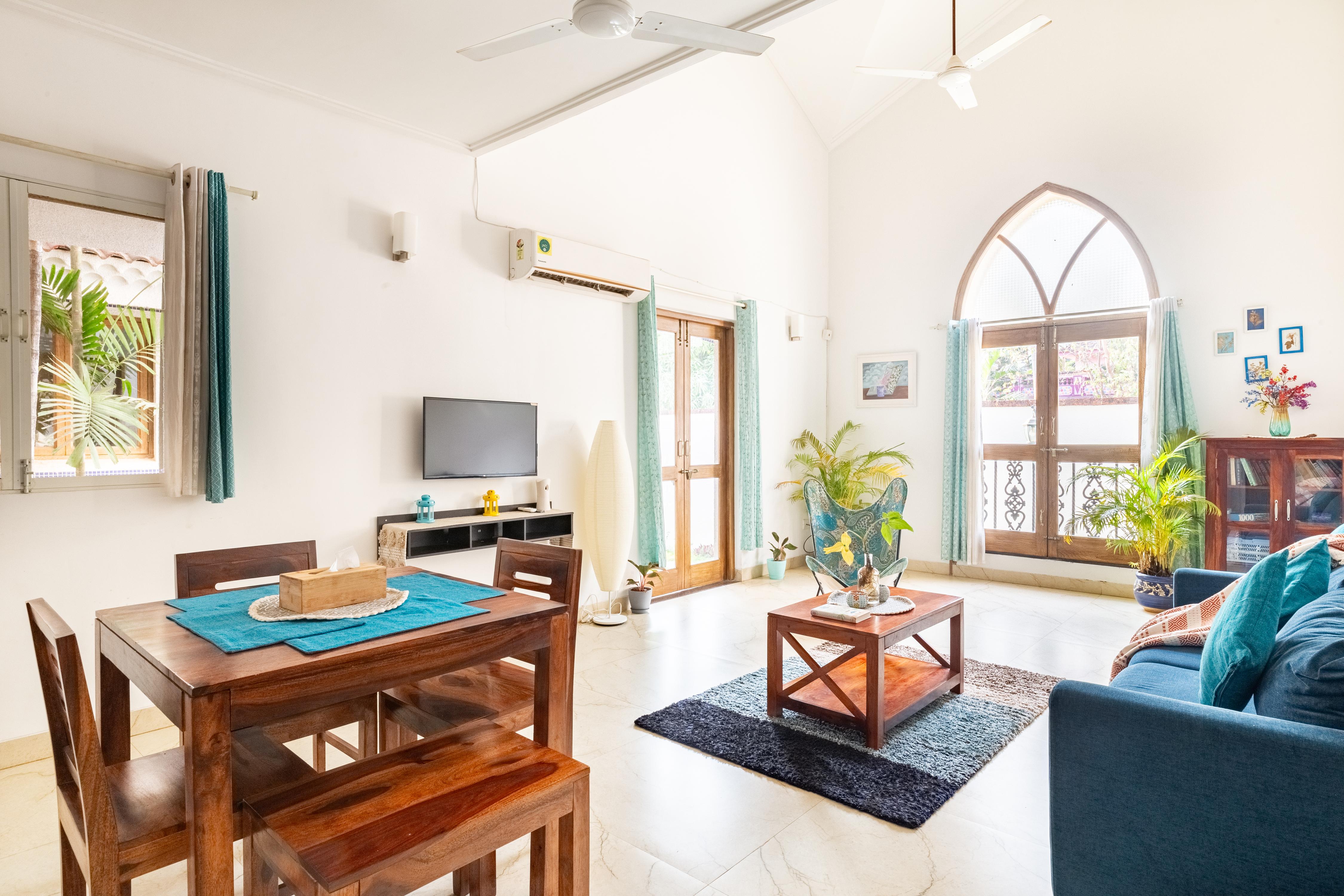 Modern luxury duplex villa with swimming pool in Siolim: C9 - Tap to explore photos