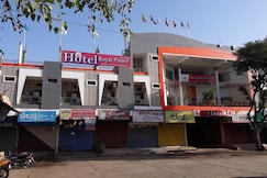 Hotel Royal Palace Dhamnod, Dhamnod