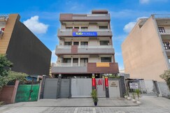 FabHotel Rush Residency, Noida