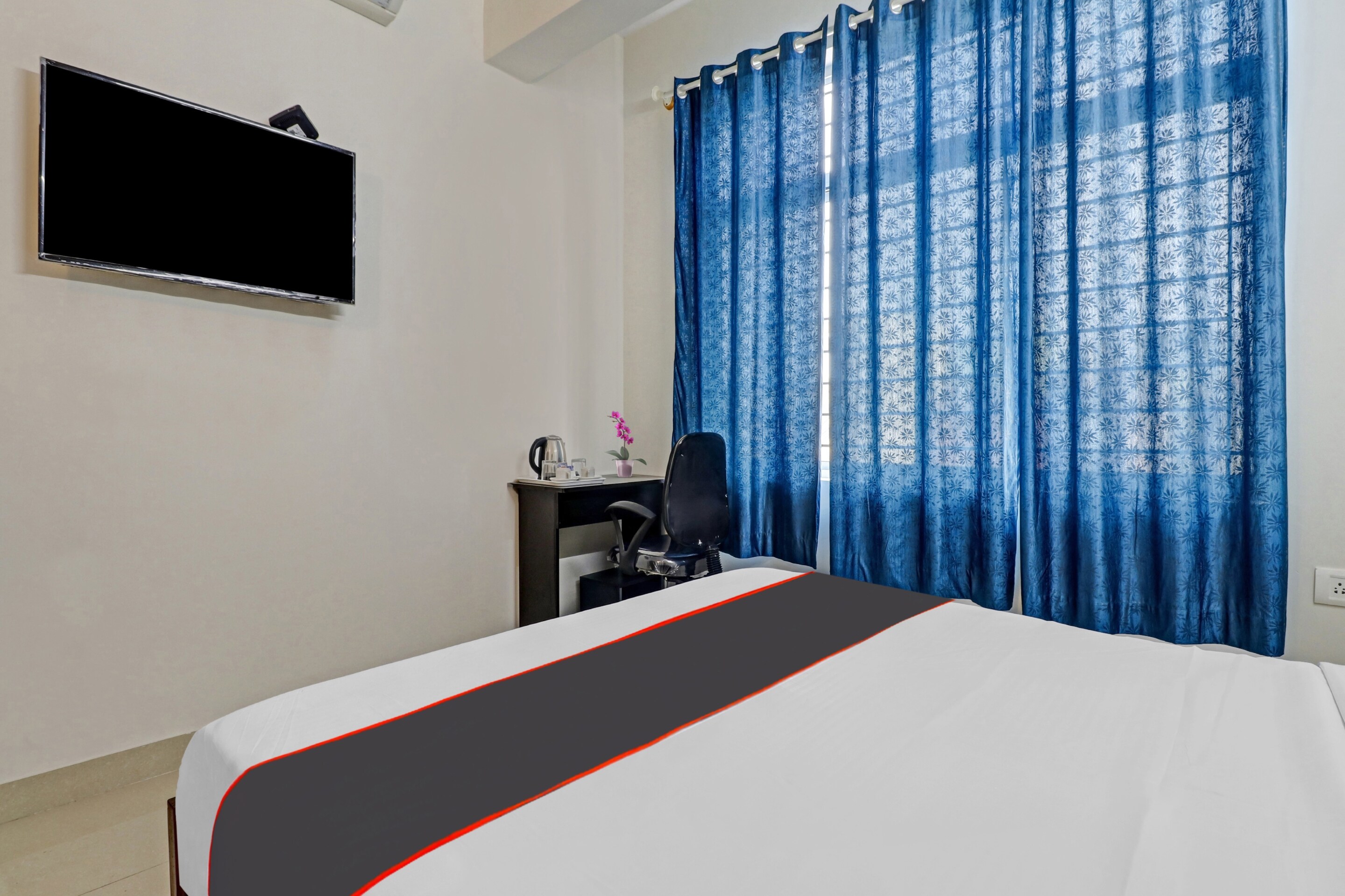 Hotel O Fortune Rooms - Tap to explore photos