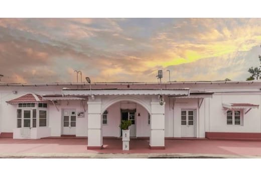 West Bury Vintage Villa