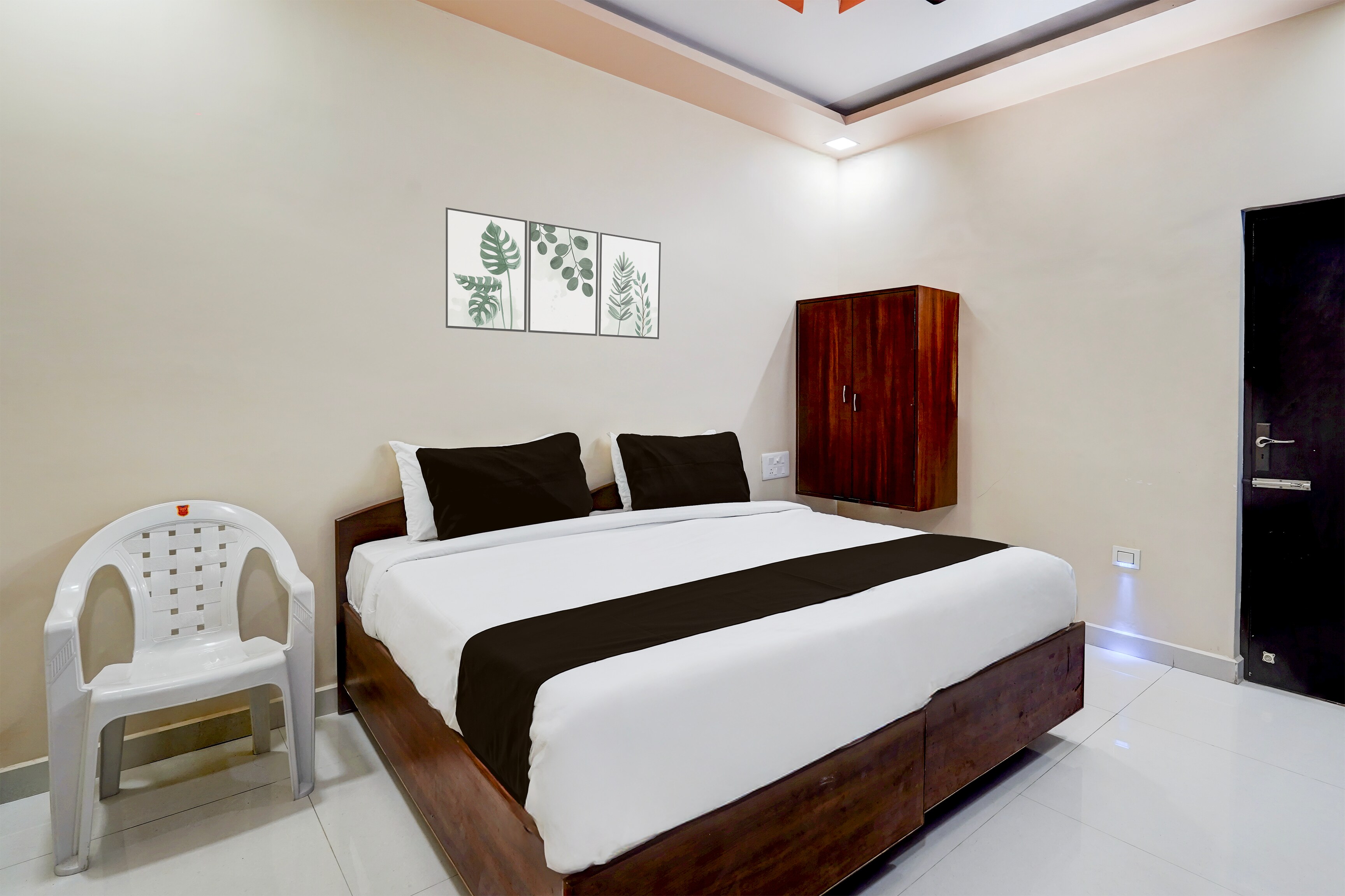 Super Hotel O GT Road Nellore - Tap to explore photos