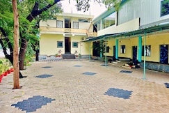 Hotel green park, Jabalpur