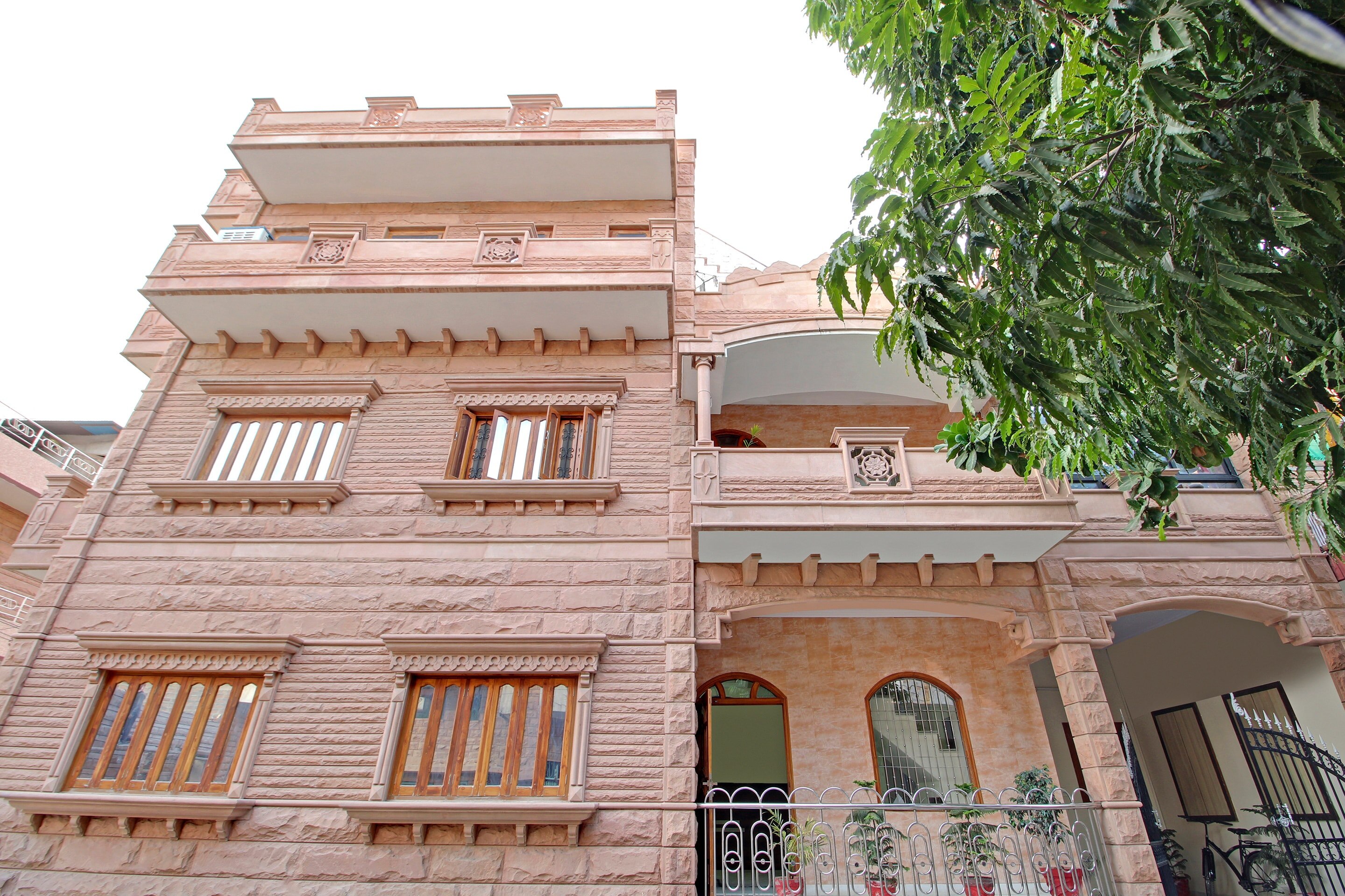 Hotel O SRB HERITAGE AMARVILLAS HOTEL - Tap to explore photos