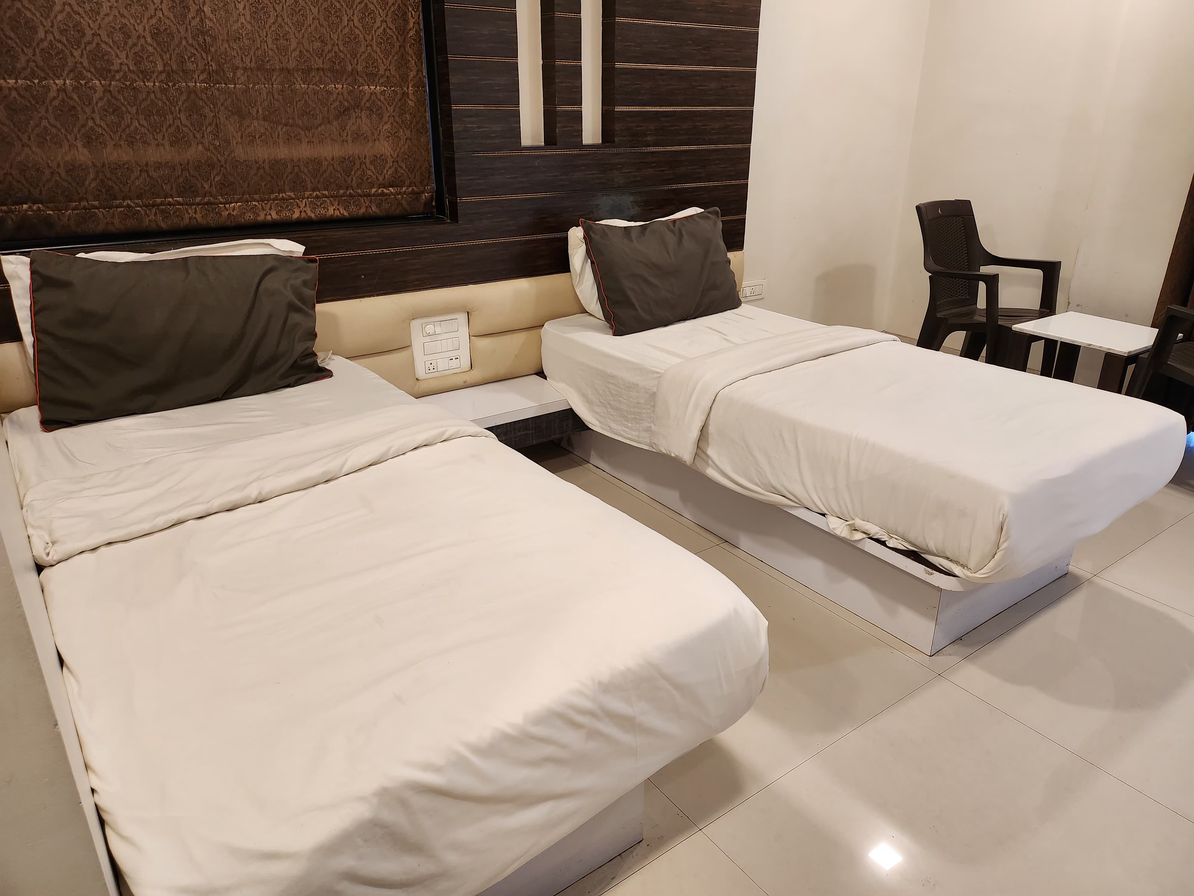 Deluxe AC Twin Bed 1