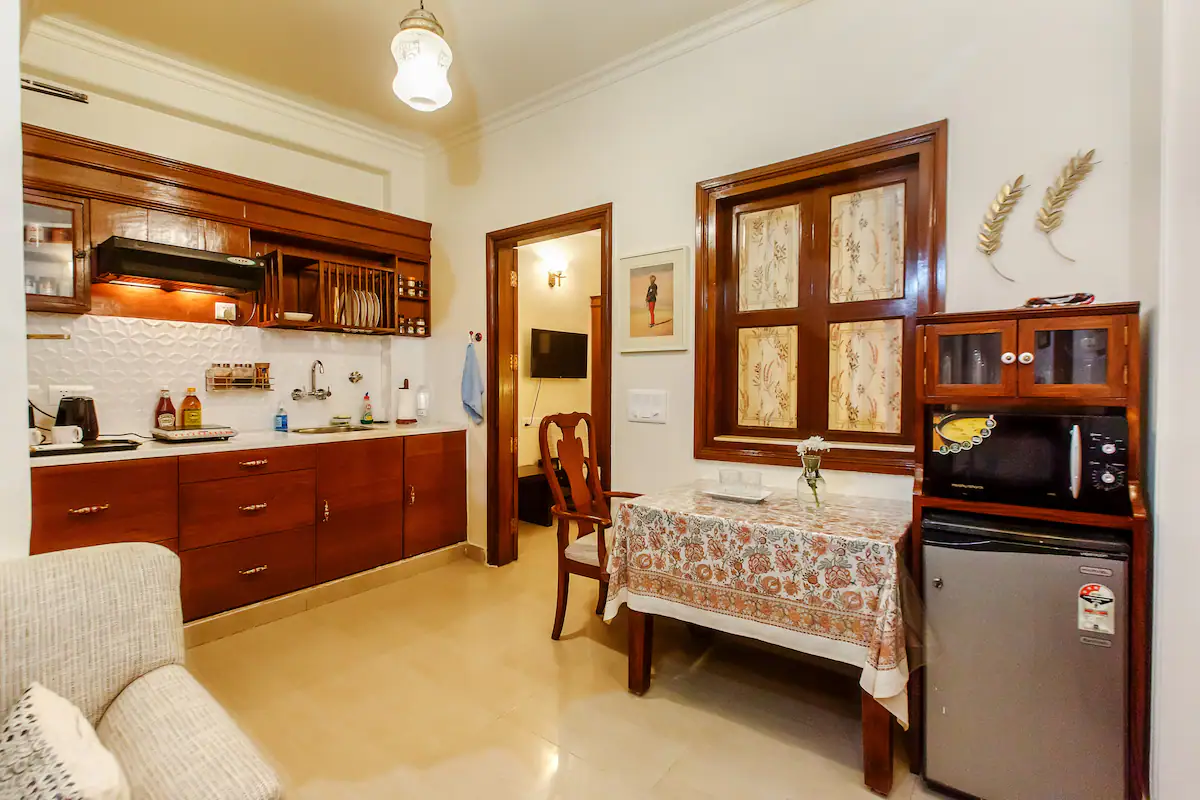 Spacious Fort View Apartments in Hauz Khas Village, Delhi