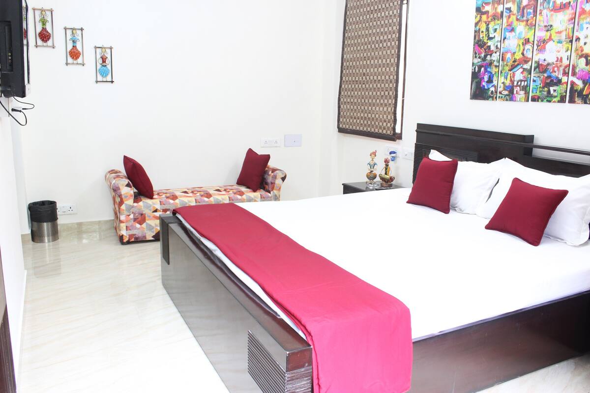 Handicraft Home 1 BHK with 2 patios and 2 baths - Tap to explore photos