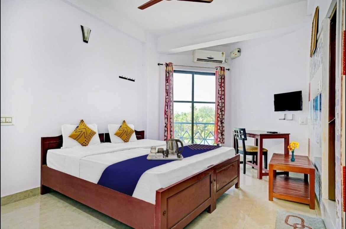 Cherai Tower Residency ( A/C Rooms ) - Tap to explore photos